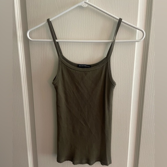 *RARE* Brandy Melville Green Belle Tank Top - Picture 2 of 4